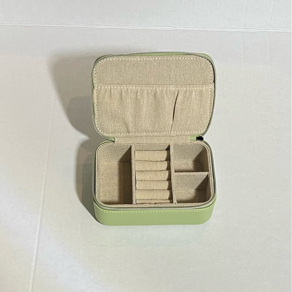 LOUENHIDE Mint Green Leather Jewelry Case - Picture 6 of 16